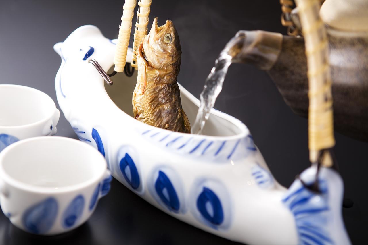 미야마 오안 교리츠 리조트 다카야마 외부 사진 A porcelain sake set