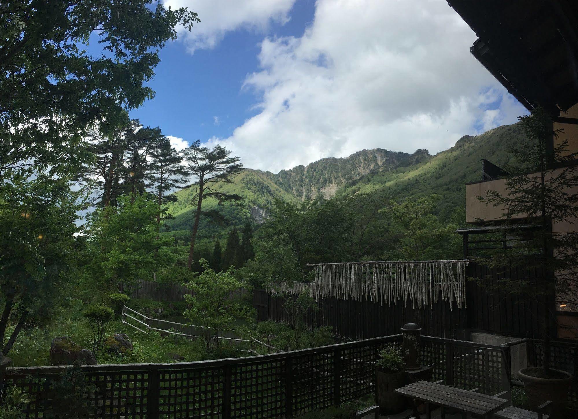 미야마 오안 교리츠 리조트 다카야마 외부 사진 View of Mount Takami from the Takami Lodge